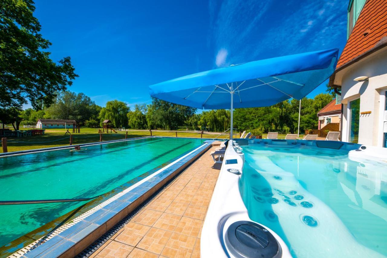 Zichy Park Hotel Bikács المظهر الخارجي الصورة