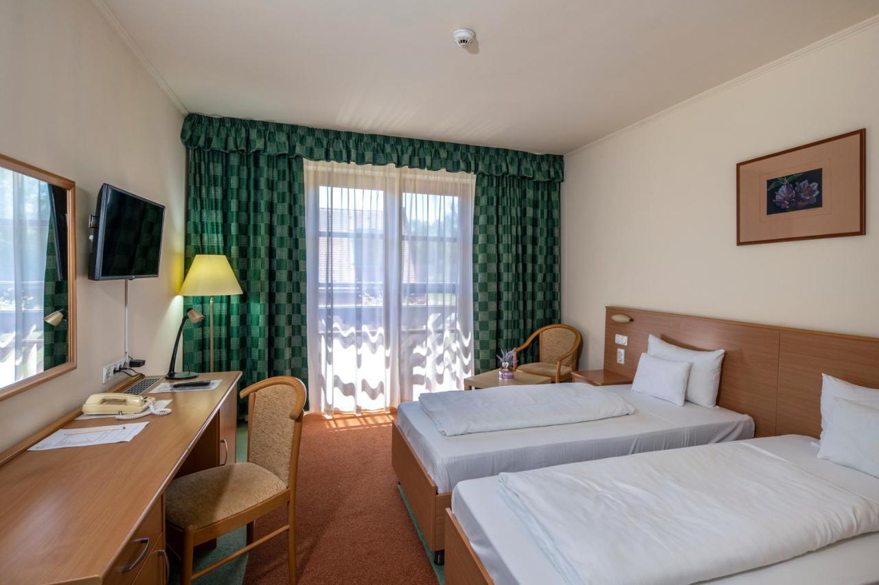 Zichy Park Hotel Bikács المظهر الخارجي الصورة