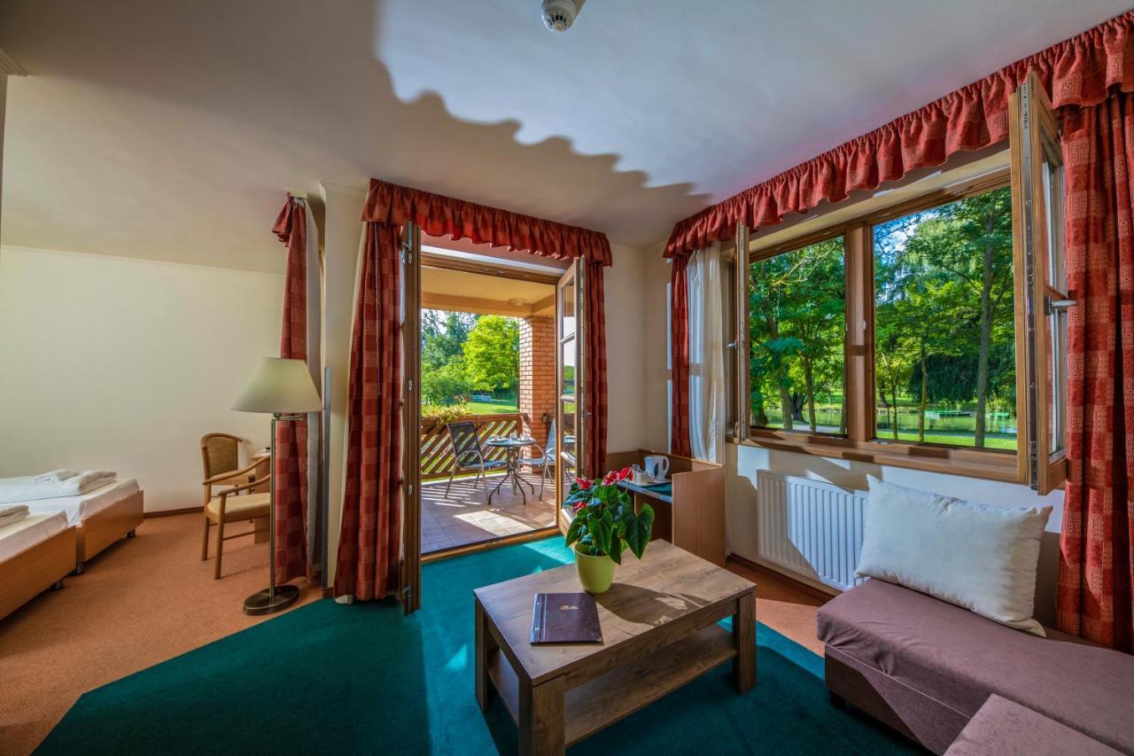 Zichy Park Hotel Bikács المظهر الخارجي الصورة